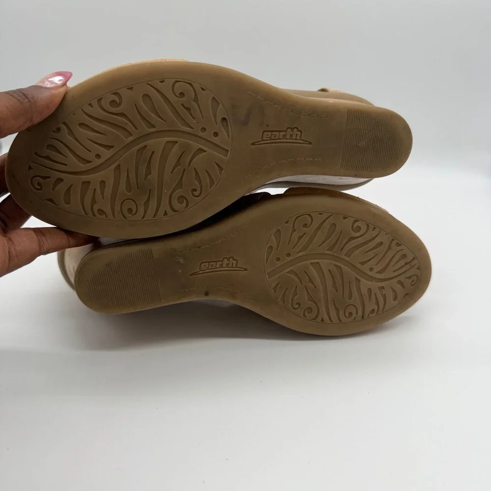Earth Camellia Sandal Tan Leather Laser Cut Wedge Heel 6.5B Neutral Boho